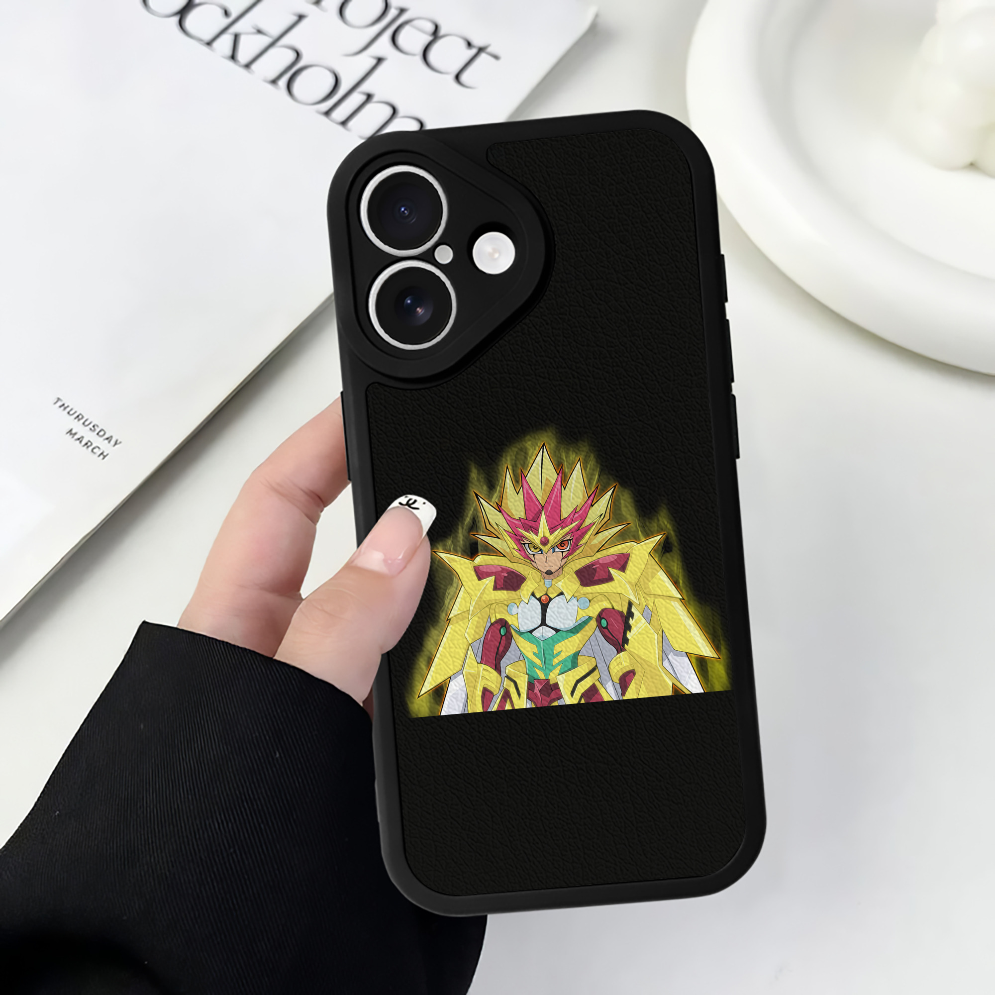 （画像用） 遊☆戯☆王 Yu-Gi-Oh! 【iPhone 16シリーズ対応】シリコンスマホケース（レザー調） 材質：シリコン